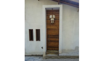 Porta de Madeira Pivotante com Painel   PP04
