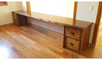 Mesa para escritório de madeira  com bordas naturais  ME10
