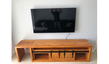 Móvel para TV de madeira com Painel e Prateleiras Industrial    RC07