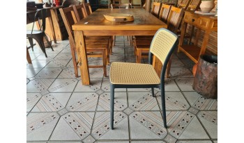 Cadeira Jakarta Importada com Design de Palhinha 100% Polipropileno